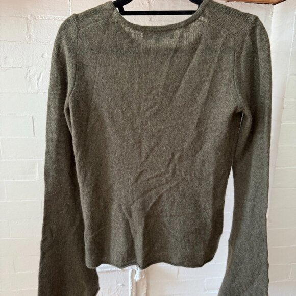 Design Lab 100% Cashmere Sweater w/ Bell Sleeves Size M - Picture 3 of 4